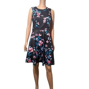Vince Camuto floral sleeveless fit and flare dress like new woman’s size 6